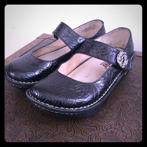 Algeria shoes